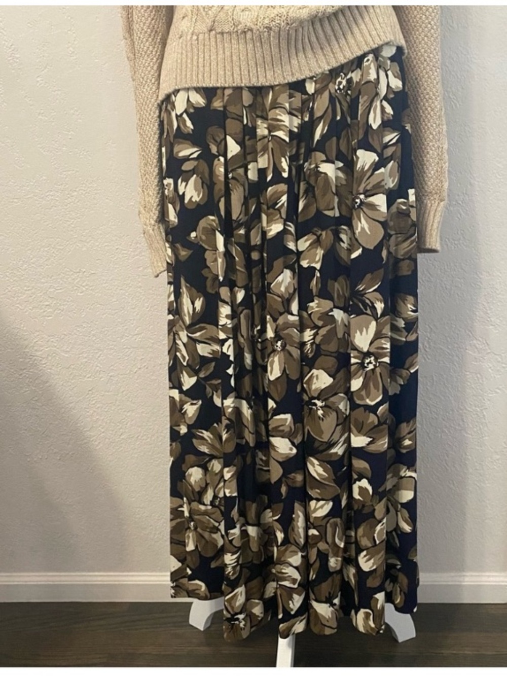 Vintage 90s Y2K business casual long floral pleated preppy flowy skirt chic 14